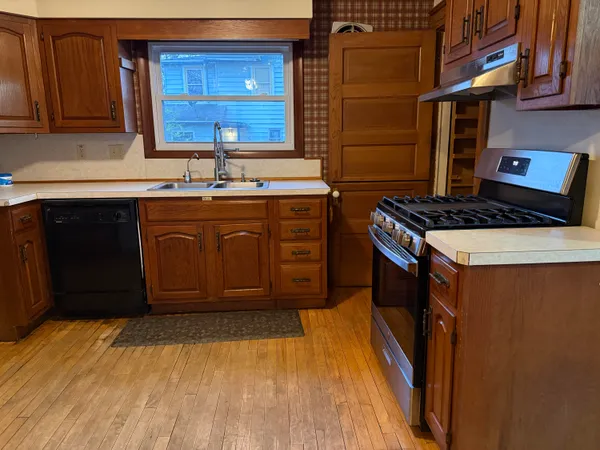 $189,900 | 1222 East Porter Street, Albion, MI 49224