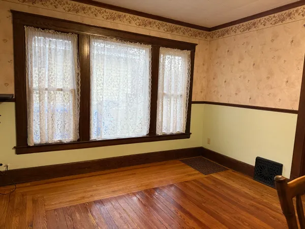 $189,900 | 1222 East Porter Street, Albion, MI 49224