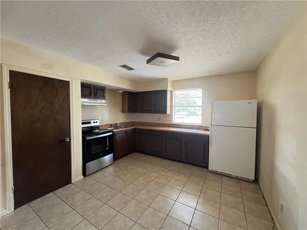 $1,000 | 320 West Liberaux Street, Unit B, Chalmette, LA 70043