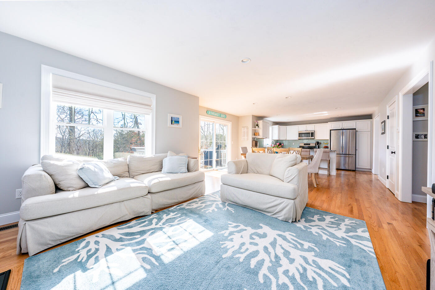 137 Falmouth-Sandwich Road Mashpee, MA 02649 - Photo 19 of 59 livroom3