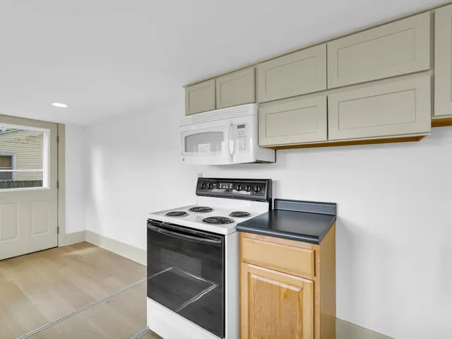 $168,500 | 413 East Lincoln Street, Monticello, IL 61856