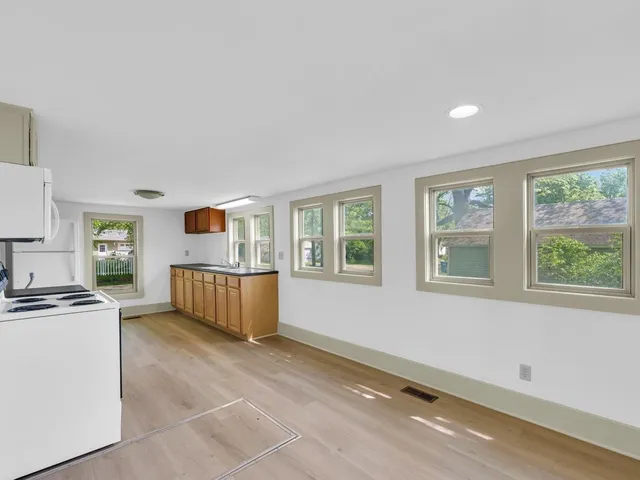 $168,500 | 413 East Lincoln Street, Monticello, IL 61856