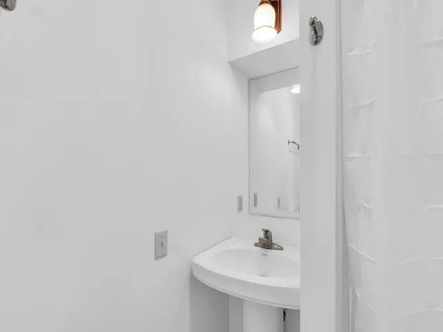 $168,500 | 413 East Lincoln Street, Monticello, IL 61856