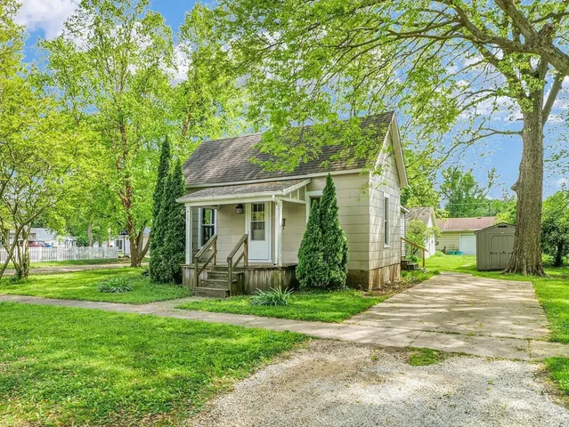 $168,500 | 413 East Lincoln Street, Monticello, IL 61856