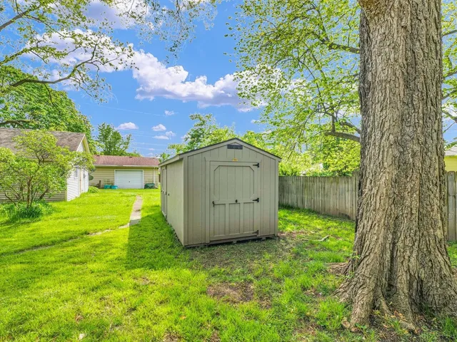 $168,500 | 413 East Lincoln Street, Monticello, IL 61856