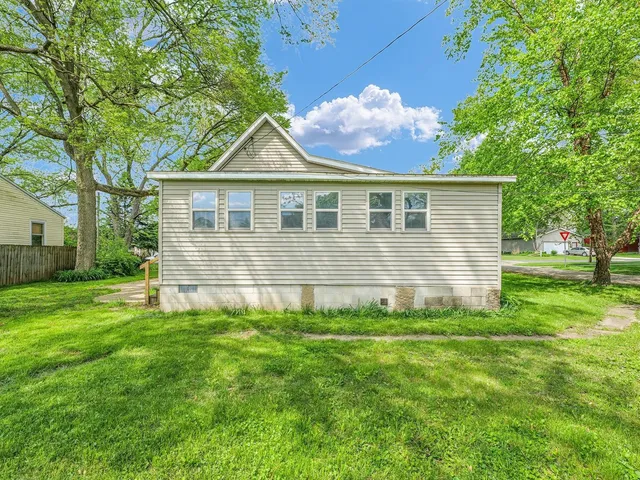 $168,500 | 413 East Lincoln Street, Monticello, IL 61856