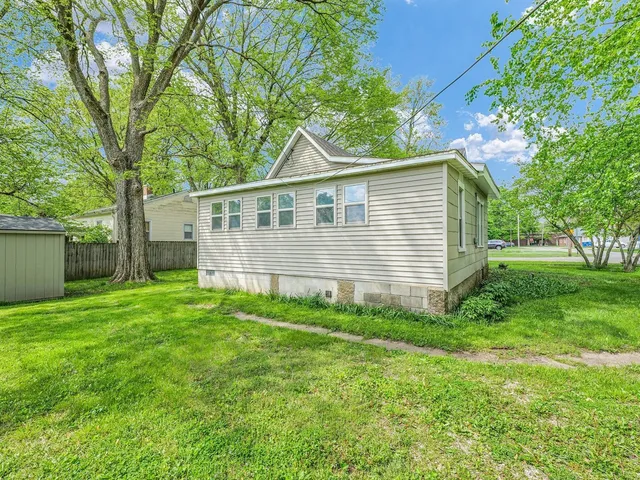 $168,500 | 413 East Lincoln Street, Monticello, IL 61856