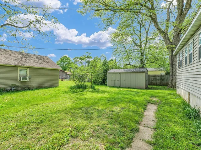 $168,500 | 413 East Lincoln Street, Monticello, IL 61856