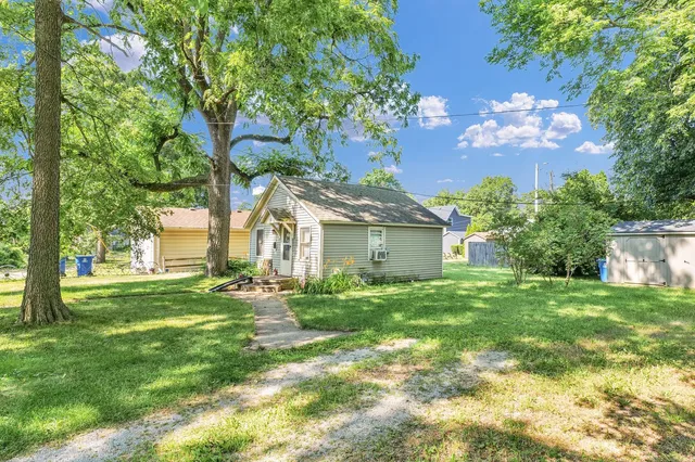 $168,500 | 413 East Lincoln Street, Monticello, IL 61856