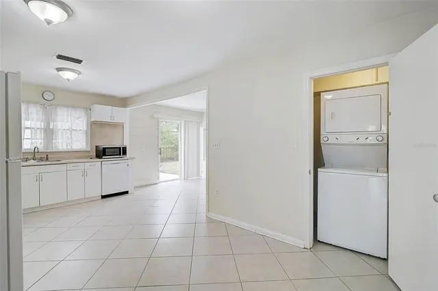 $2,450 | 1010 Indian Beach Drive, Sarasota, FL 34234