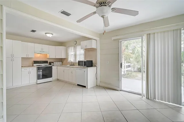 $2,450 | 1010 Indian Beach Drive, Sarasota, FL 34234