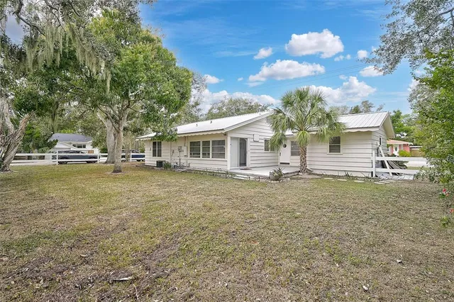 $2,450 | 1010 Indian Beach Drive, Sarasota, FL 34234