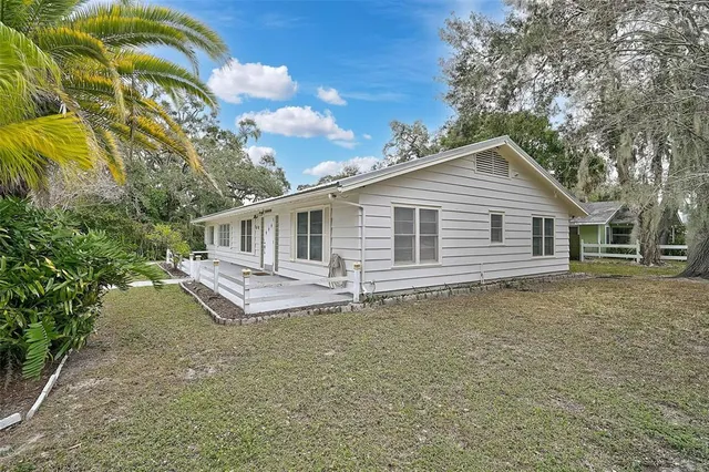 $2,450 | 1010 Indian Beach Drive, Sarasota, FL 34234
