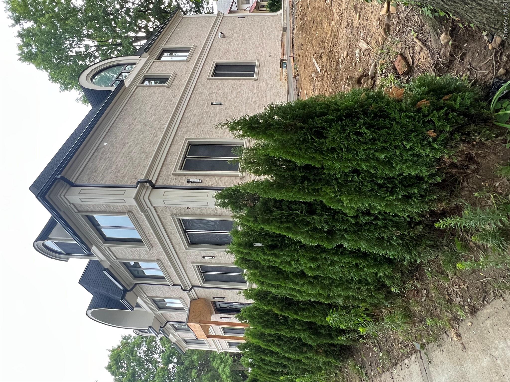 85-07 Abingdon Road Queens, NY 11415 - Photo 4 of 5