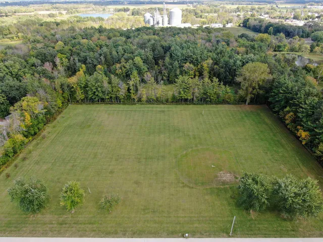 $1,799,900 | N2909 32 Pulaski Street, Pulaski, WI 54162