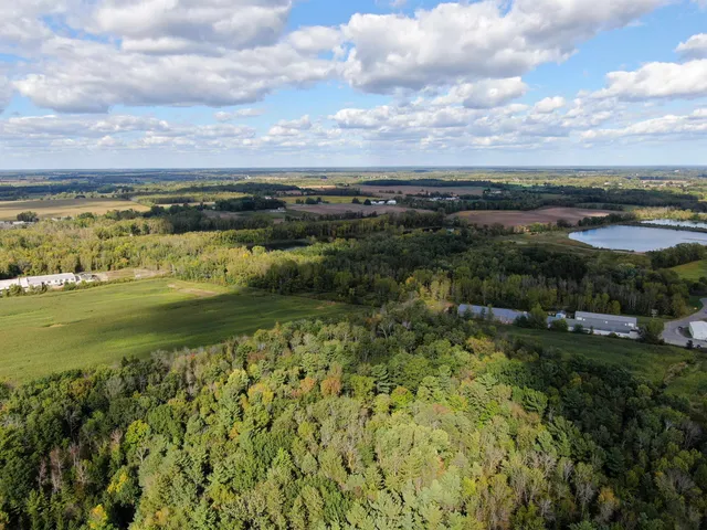 $1,799,900 | N2909 32 Pulaski Street, Pulaski, WI 54162