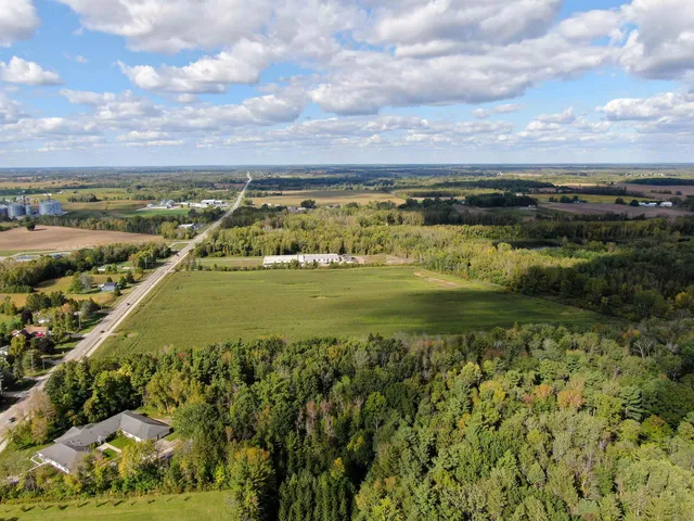 $1,799,900 | N2909 32 Pulaski Street, Pulaski, WI 54162