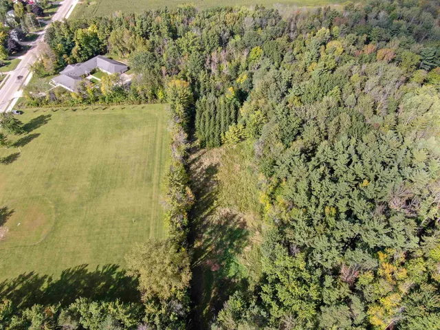 $1,799,900 | N2909 32 Pulaski Street, Pulaski, WI 54162