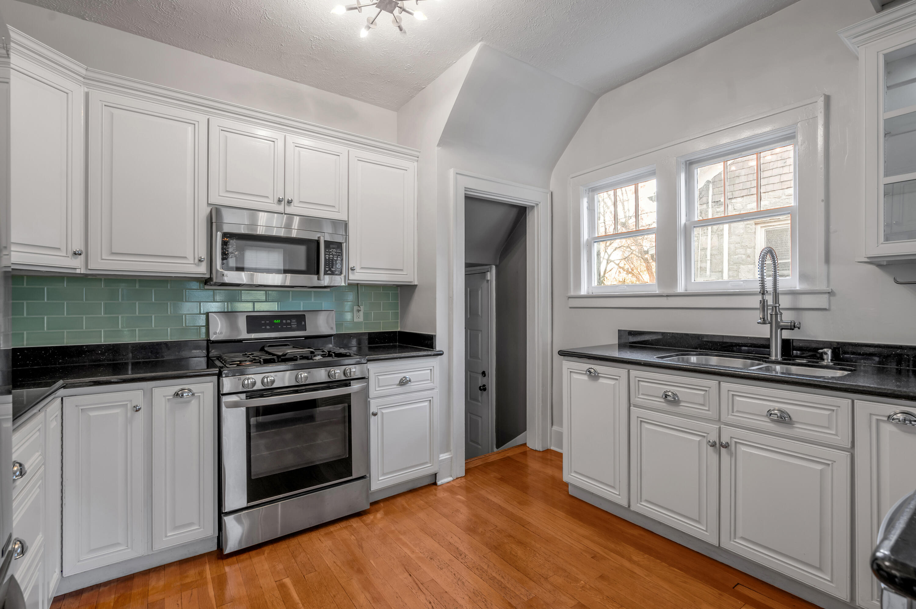338 Dudley Road Lexington, KY 40502 - Photo 17 of 59 Kitchen