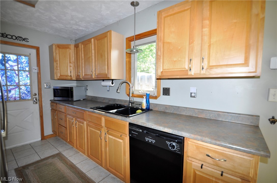297 Barrett Road Berea, OH 44017 - Photo 7 of 27 Gallery Image 7