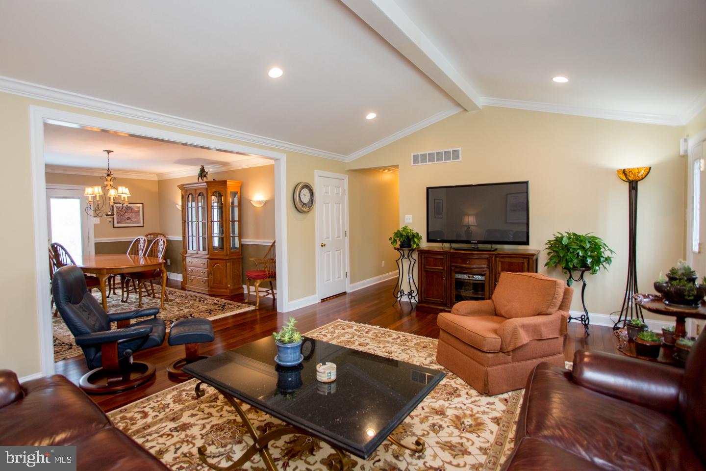 6019 German Road Pipersville, PA 18947 - Photo 5 of 31 Open design to Dining Room