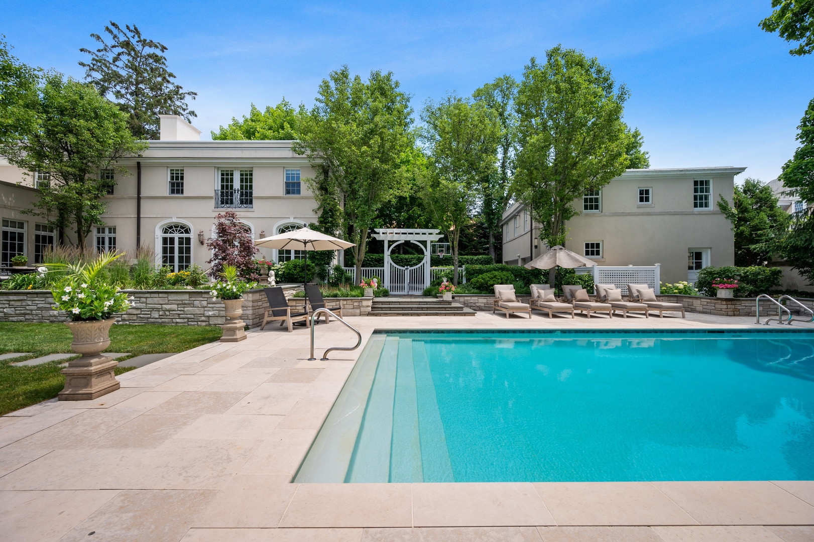 808 Hill Road Winnetka, IL 60093 - Photo 15 of 76