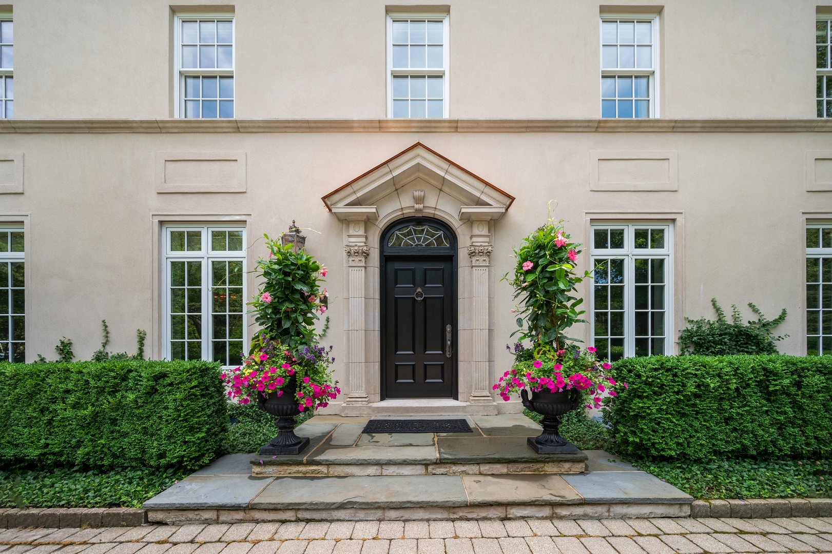 808 Hill Road Winnetka, IL 60093 - Photo 3 of 76