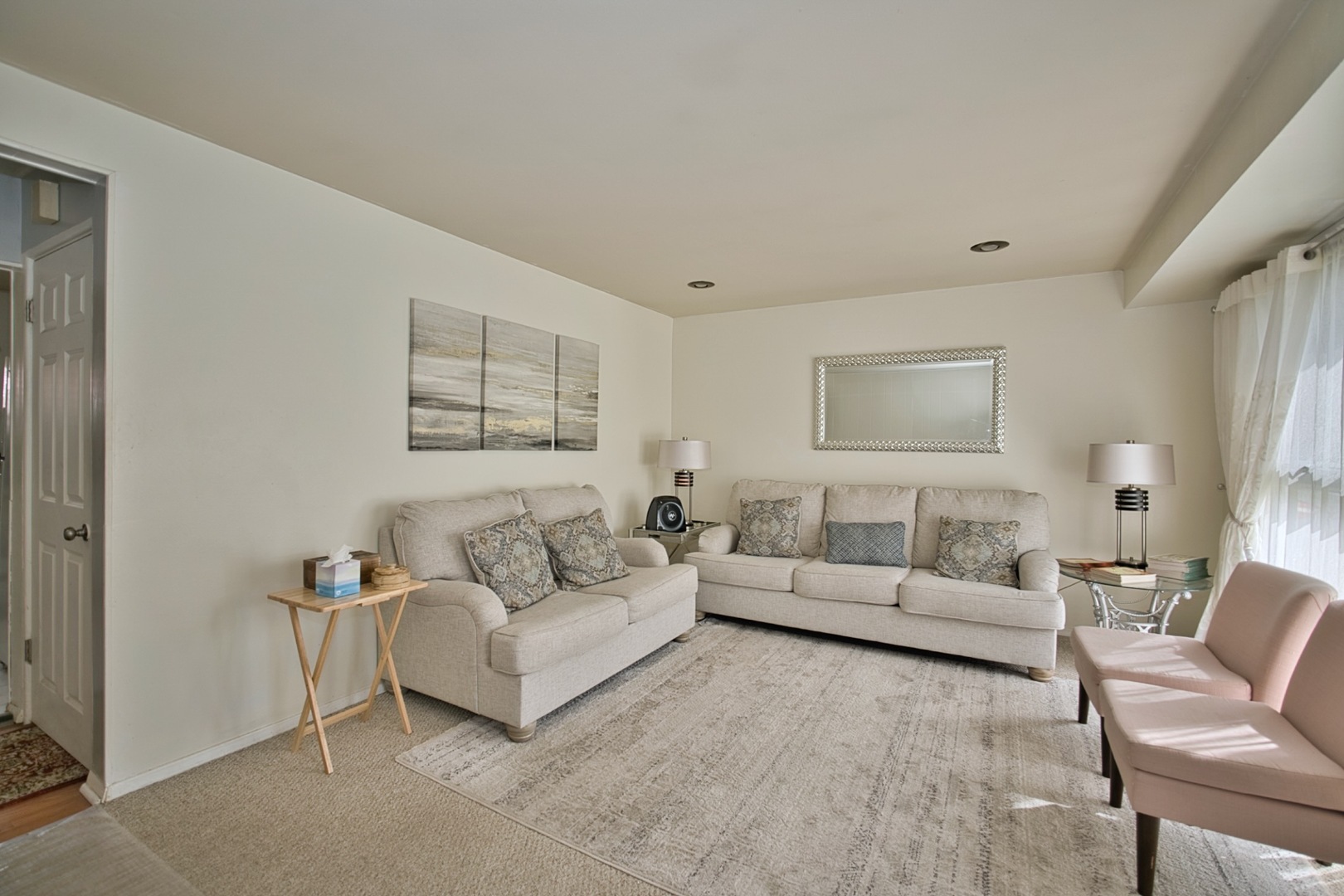 6948 Beckwith Road Morton Grove, IL 60053 - Photo 5 of 33 Gallery Image 5