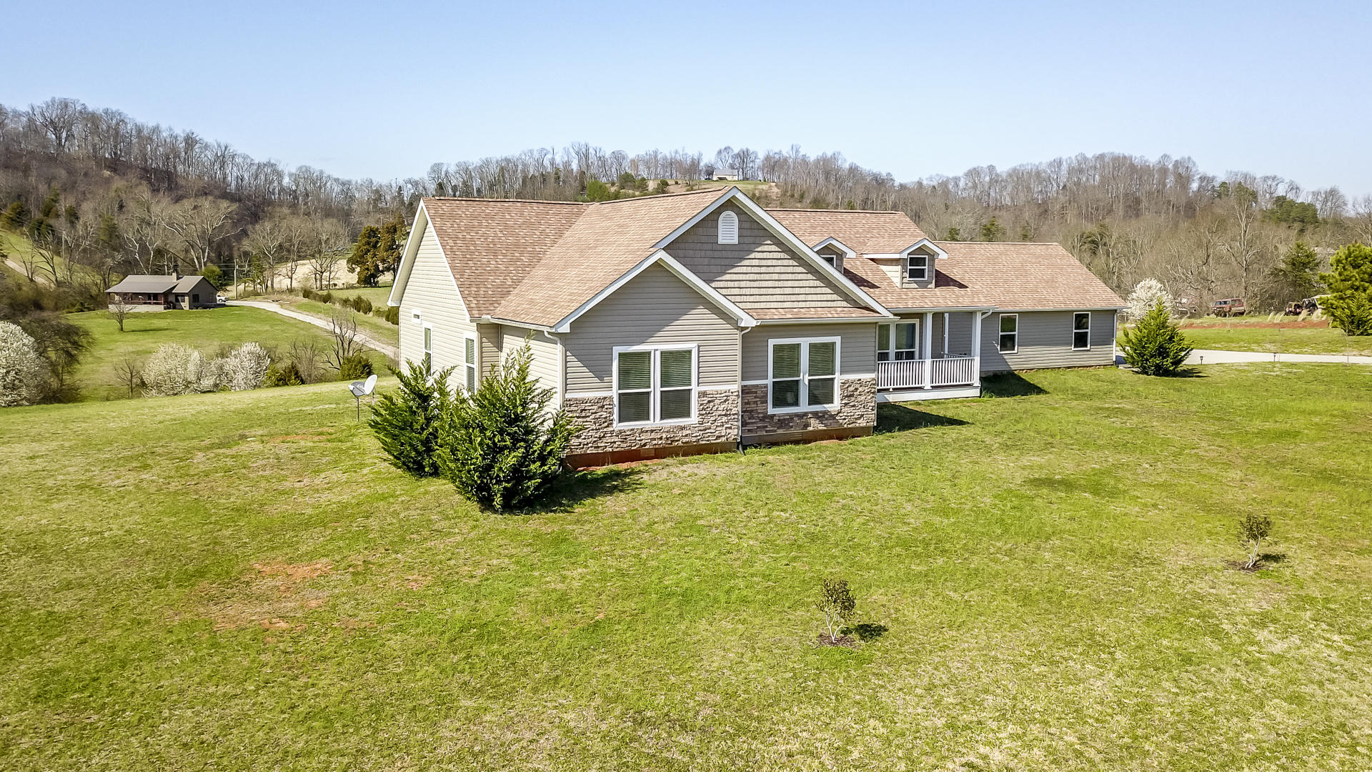 5561 Sinking Creek Road Greenback, TN 37742 - Photo 4 of 40 Sinking 5