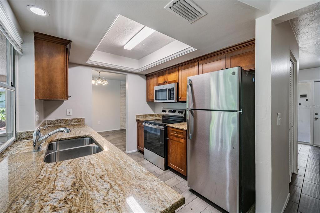 1124 Danny Drive Sarasota, FL 34243 - Photo 14 of 45