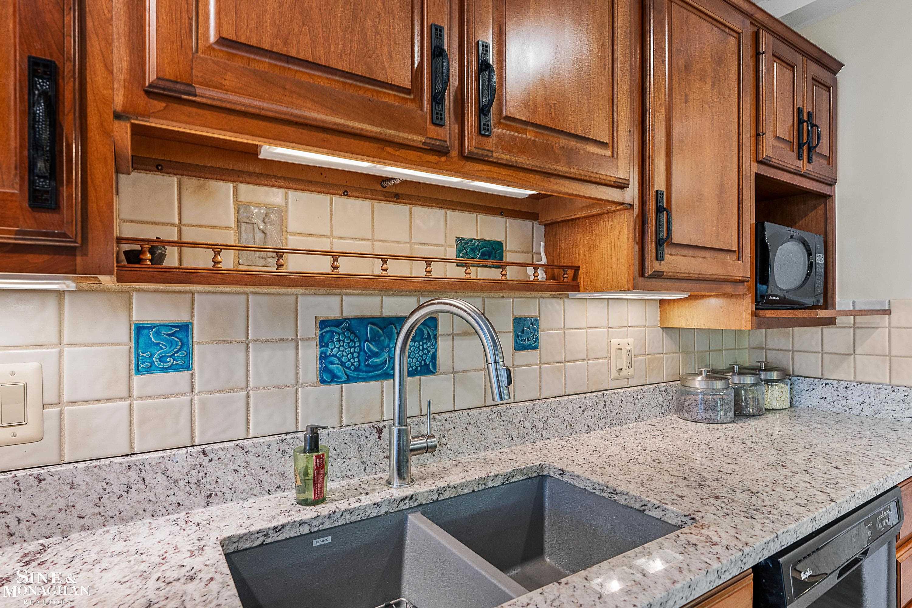 64 Hawthorne Road Grosse Pointe, MI 48236 - Photo 11 of 73 50139450-94df41a4-8d72-4e8c-ab23-bffa1bc0e4fa.JPG