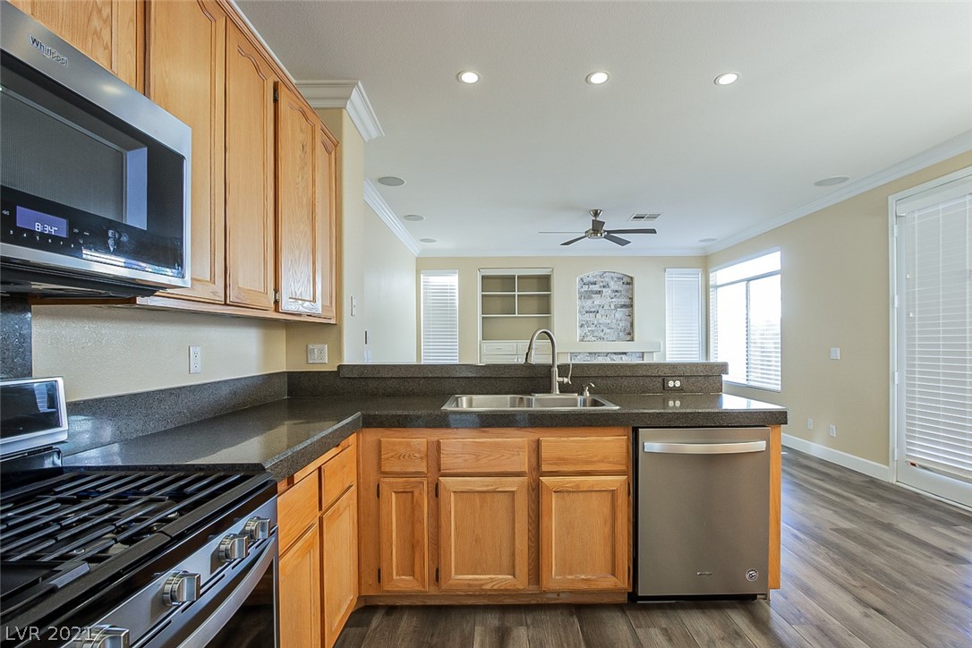 1905 Jack Rabbit Way Las Vegas, NV 89128 - Photo 8 of 32 Gallery Image 8