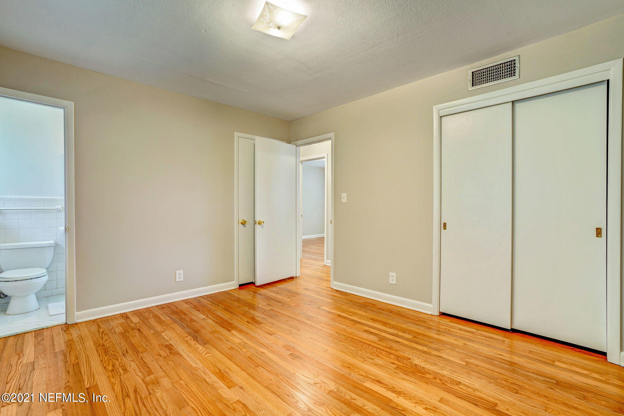 804 Acapulco Road Jacksonville, FL 32216 - Photo 25 of 31 Owners Suite