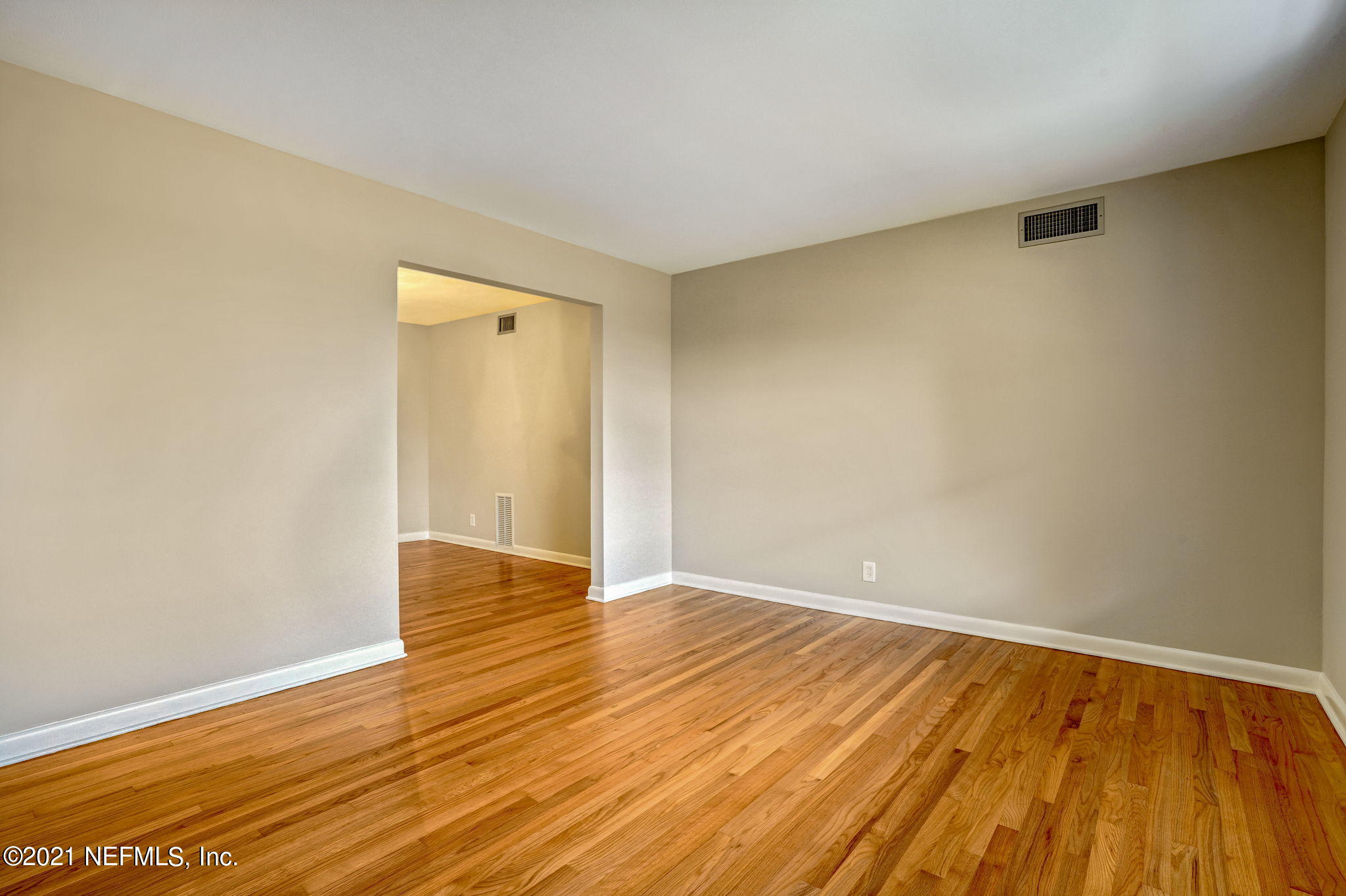 804 Acapulco Road Jacksonville, FL 32216 - Photo 10 of 31 Living Rm 4