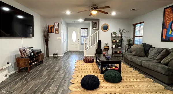 $2,300 | 10737 West Broxden Junction Avenue, Las Vegas, NV 89166