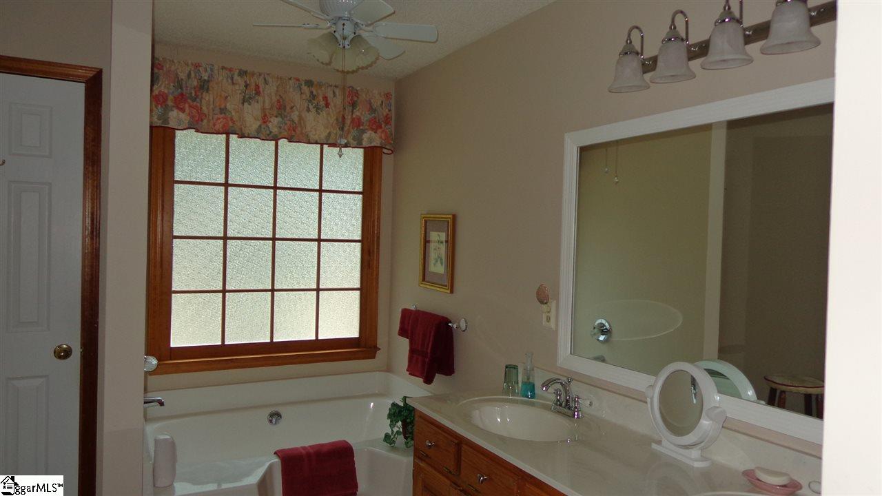 708 Hampton Road Liberty, SC 29657 - Photo 19 of 36