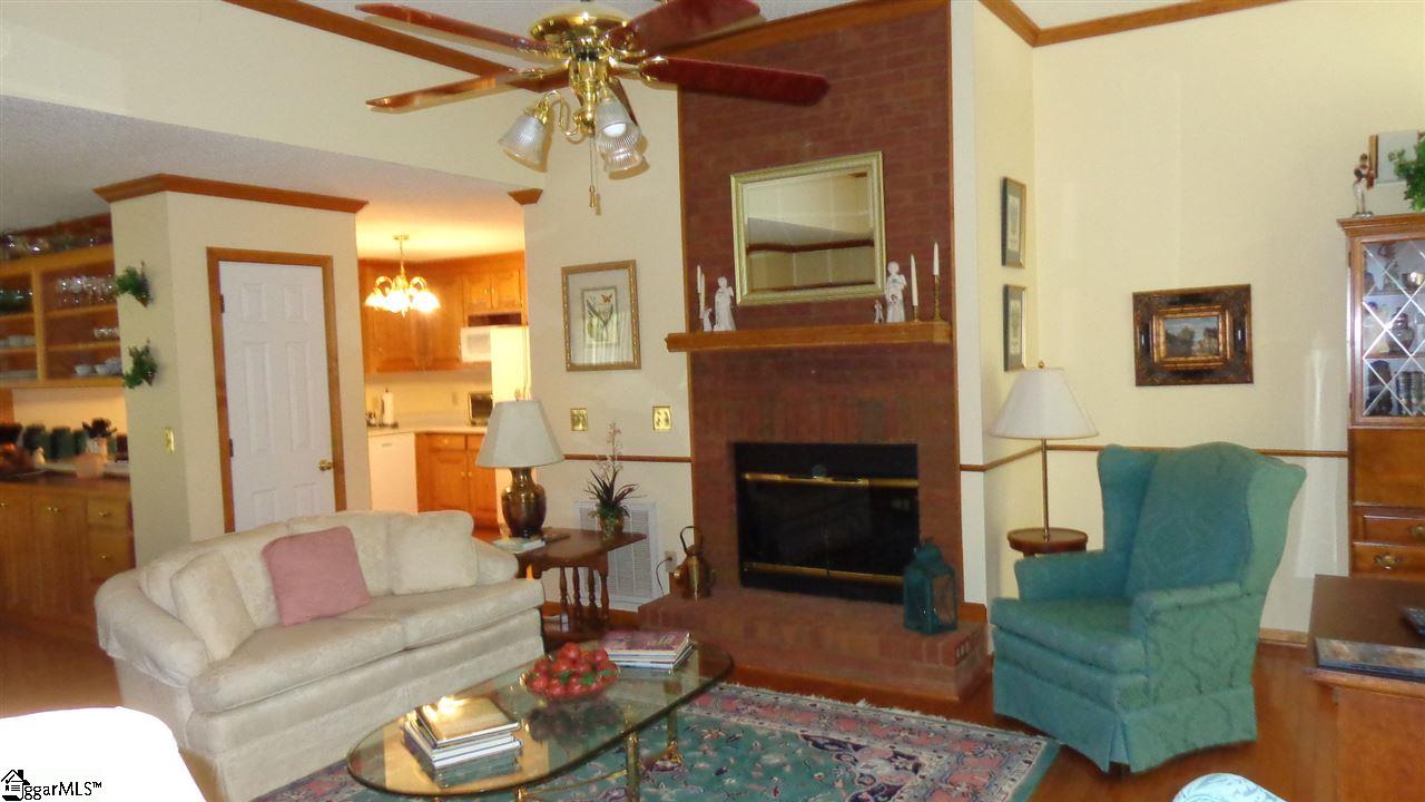 708 Hampton Road Liberty, SC 29657 - Photo 4 of 36