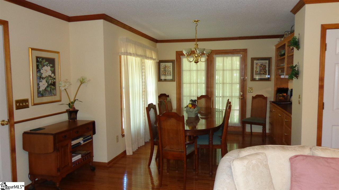 708 Hampton Road Liberty, SC 29657 - Photo 5 of 36