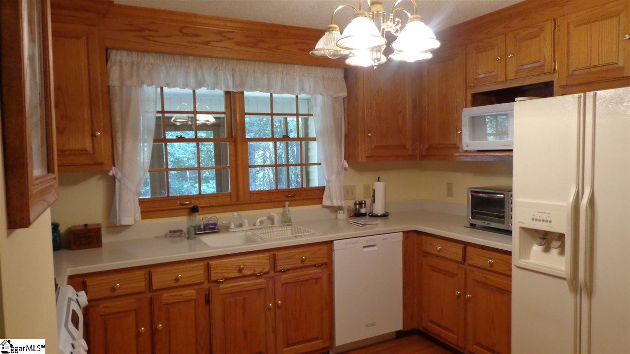 708 Hampton Road Liberty, SC 29657 - Photo 10 of 36
