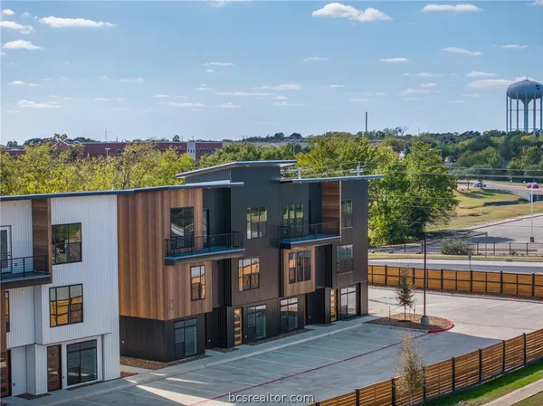 $3,000 | 2539 East Villa Maria Road, Unit 1101A, Bryan, TX 77802