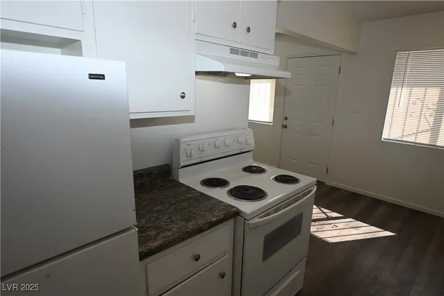 $850 | 715 North 11th Street, Unit 1, Las Vegas, NV 89101