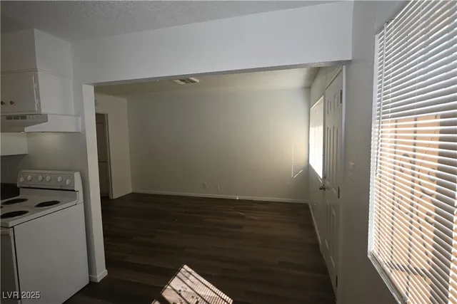 $850 | 715 North 11th Street, Unit 1, Las Vegas, NV 89101