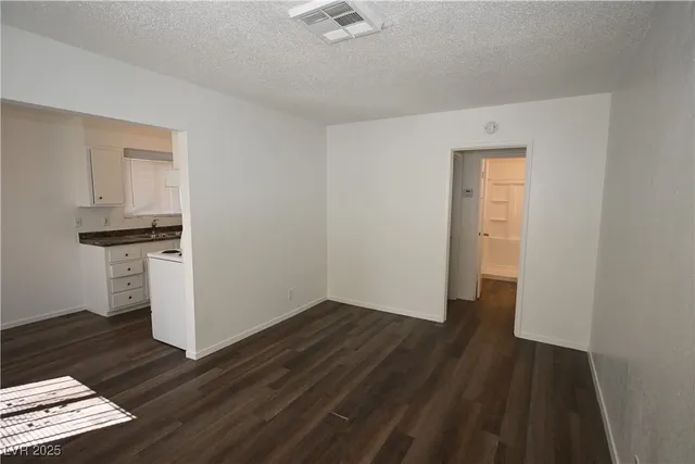 $850 | 715 North 11th Street, Unit 1, Las Vegas, NV 89101