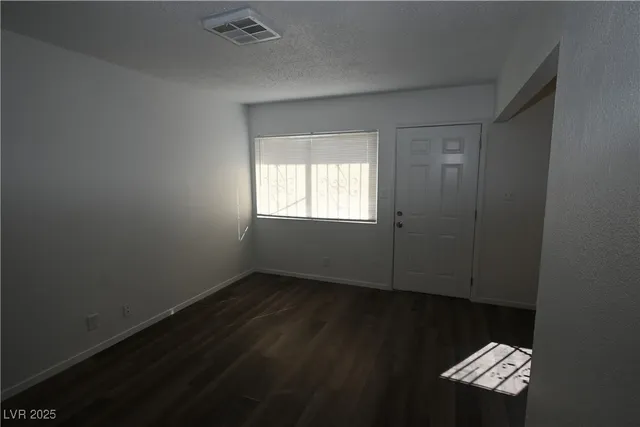 $850 | 715 North 11th Street, Unit 1, Las Vegas, NV 89101