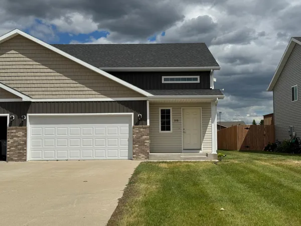 $216,000 | 3116 27th Street South, Moorhead, MN 56560