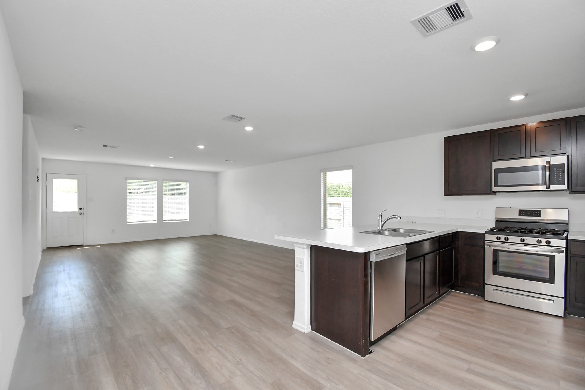 18131 Mendocino Ridge Lane Hockley, TX 77447 - Photo 7 of 37