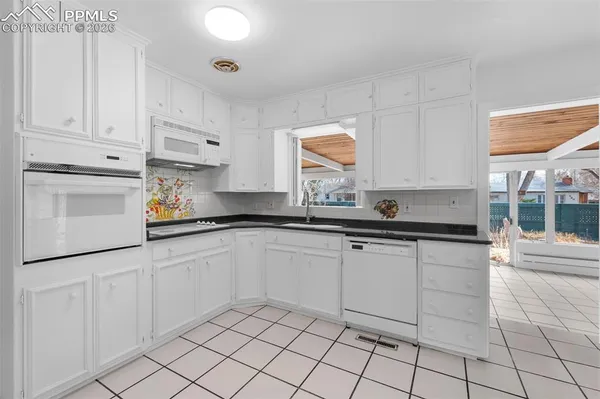$413,000 | 520 Linda Vista Avenue, Pueblo, CO 81005