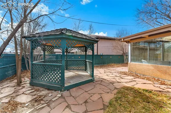 $413,000 | 520 Linda Vista Avenue, Pueblo, CO 81005