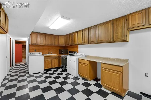 $413,000 | 520 Linda Vista Avenue, Pueblo, CO 81005