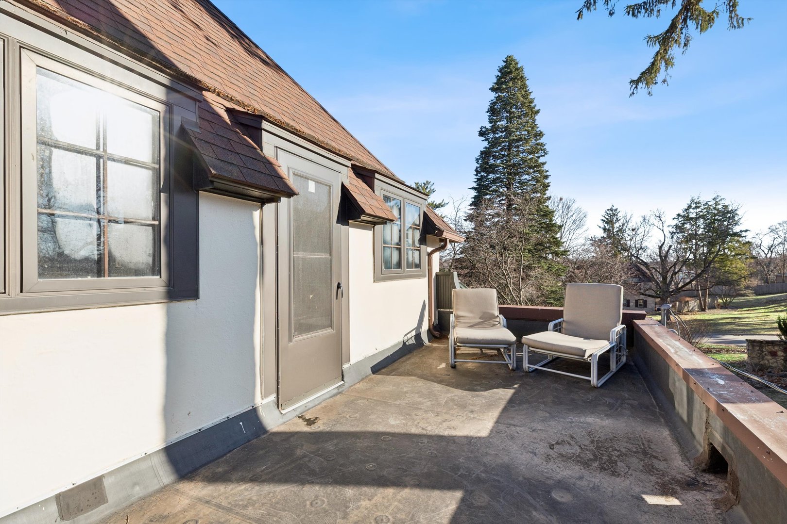 716 Terrace Drive Clinton, IA 52732 - Photo 60 of 78 a living room with furniture and a window